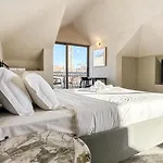 Unique Sunny Penthouse W/ Ac In The City's Heart Apartament