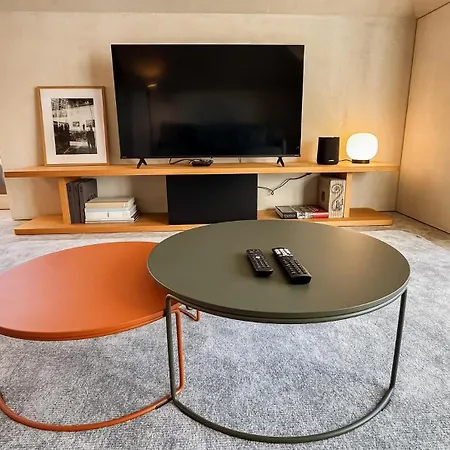 Unique Sunny Penthouse W/ Ac In The City's Heart Daire *