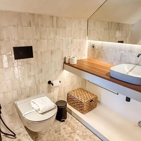 Appartamento Unique Sunny Penthouse W/ Ac In The City's Heart Oporto