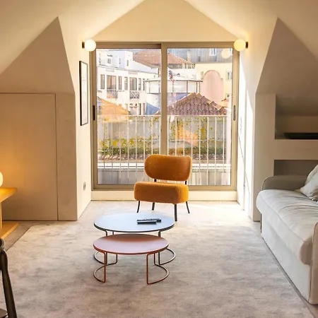 Unique Sunny Penthouse W/ Ac In The City's Heart *