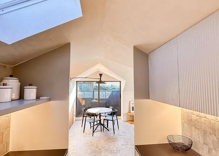 아파트 Unique Sunny Penthouse W/ Ac In The City's Heart 포르투