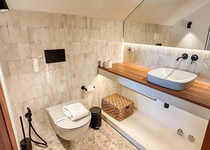 아파트 Unique Sunny Penthouse W/ Ac In The City's Heart 포르투