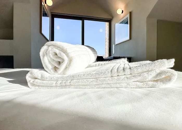 Unique Sunny Penthouse W/ Ac In The City's Heart *