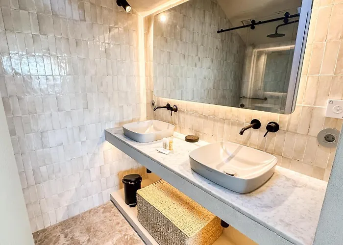 Unique Sunny Penthouse W/ Ac In The City's Heart * 포르투