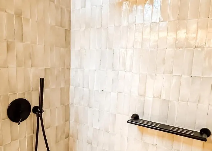 Unique Sunny Penthouse W/ Ac In The City's Heart 아파트 포르투