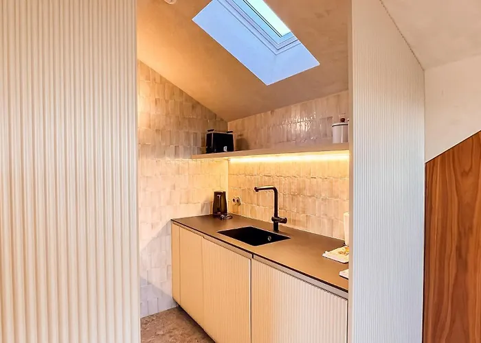 아파트 Unique Sunny Penthouse W/ Ac In The City's Heart 포르투