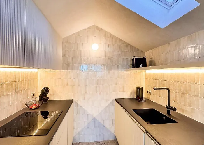 Unique Sunny Penthouse W/ Ac In The City's Heart Apartmán