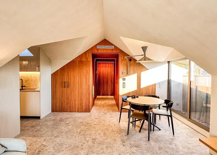 아파트 Unique Sunny Penthouse W/ Ac In The City's Heart 포르투