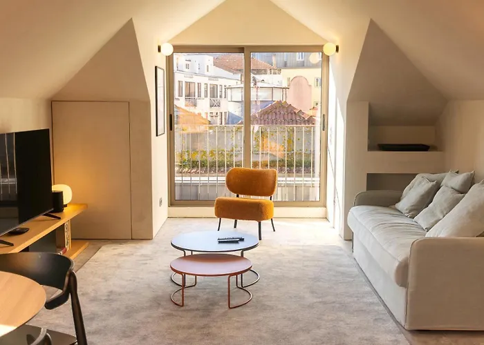 Unique Sunny Penthouse W/ Ac In The City's Heart *