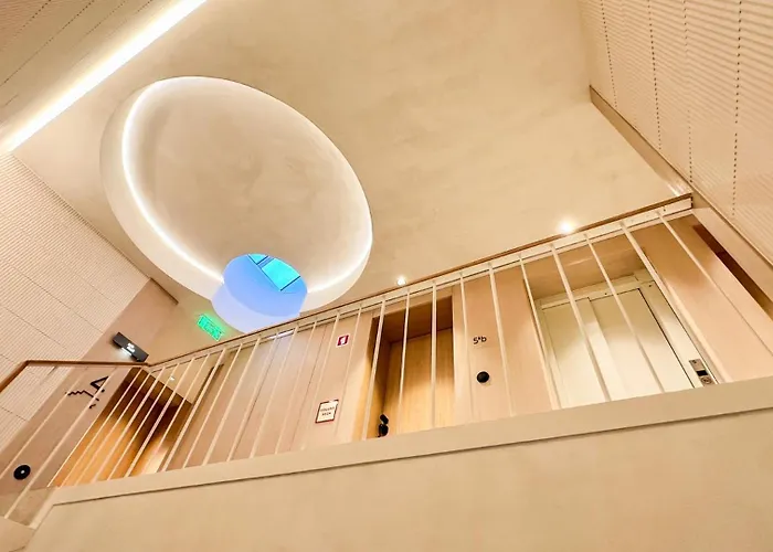 Unique Sunny Penthouse W/ Ac In The City's Heart 아파트 포르투