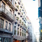 Unique Sunny Penthouse W/ Ac In The City's Heart 아파트 *