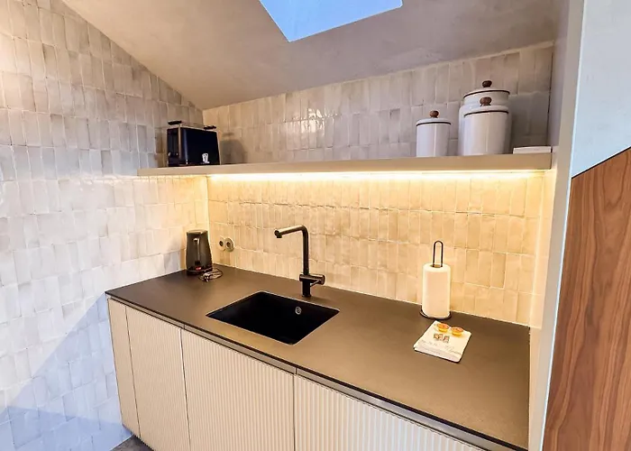 Unique Sunny Penthouse W/ Ac In The City's Heart Lejlighed